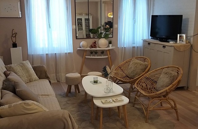 Charming apartment with free parking nearby. Wifi