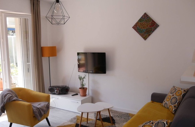 CHARMING APARTMENT WITH TERRACE AND GARAGE