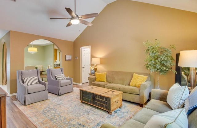 Charming Arkansas Retreat with Deck, Near Downtown!