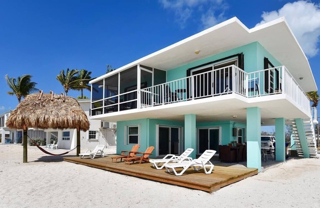 Charming Beach Front Home in Lower Matecumbe