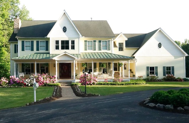 Charming Bnb on a private Estate! Room #1