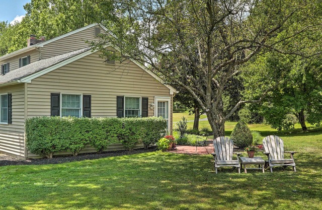 Charming Bucks County Retreat ~ 4 Mi to Downtown!