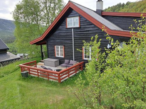 Charming Cabin Near Hallingskarvet Ski Center, Cozy and Inviting!