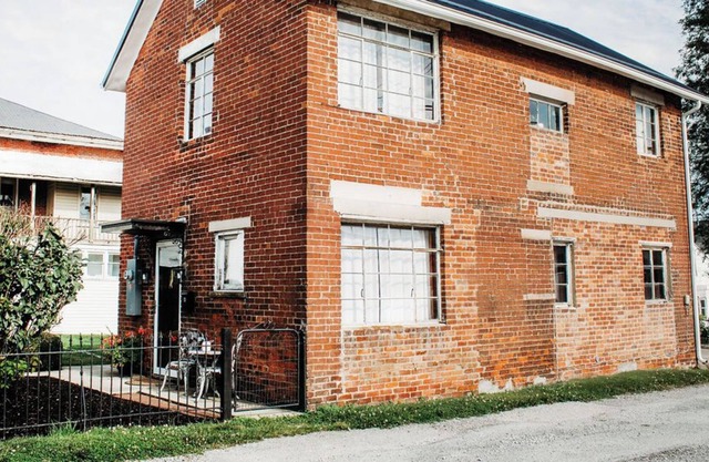 Charming Carriage house
