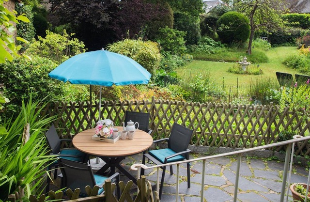 Charming Cottage with Garden, Terrace, and All-Inclusive Amenities Near Mont Saint-Michel