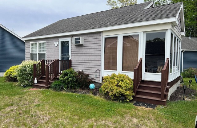 Charming Cottage for Rent at Beach Dreams Cottages, Wells, Maine!