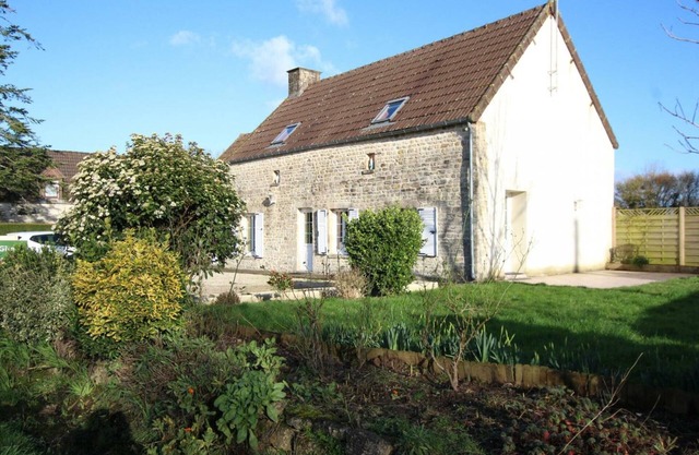 Charming Cottage near D-Day Beaches, Fireplace, WiFi, Baby Equipment, Pets Welcome