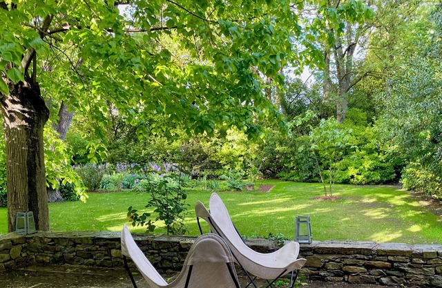 Charming cottage with swimming pool in the Domaine de Montlaur in the heart of Cathar country