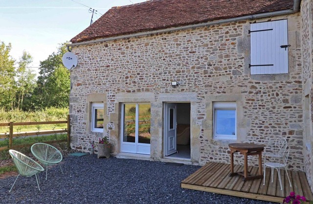 Charming Cottage with Garden, Terrace & Modern Amenities in Normandy
