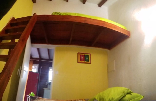 Charming cottages with Jacuzzi, sea excursion, and mountain