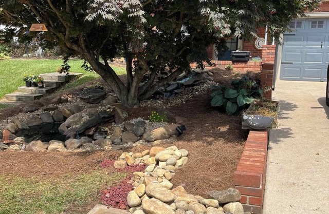 Charming, cozy cottage in amazing Canton with WiFi, AC