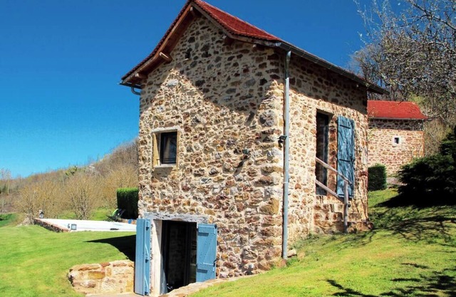 CHARMING DOVECOTE, SWIMMING POOL & JACCUZI