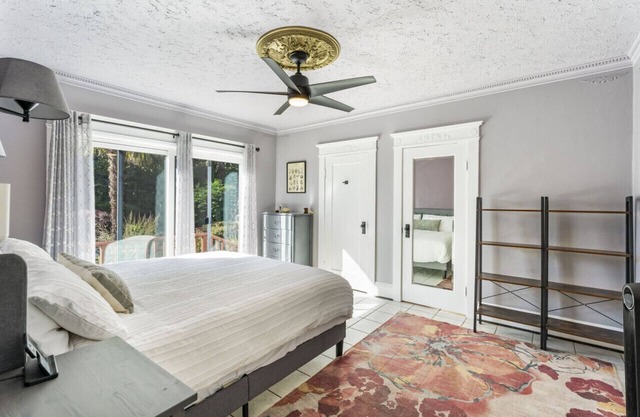 Charming & elegant 4BR Vintage Bungalow w/backyard oasis