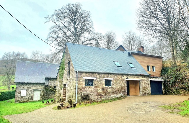 Charming Farm Stay – 16 Guests – Suisse Normande