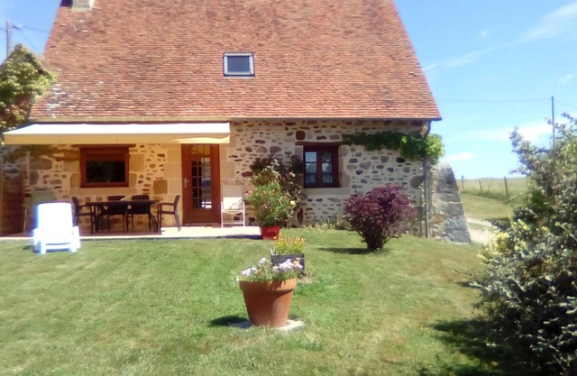 Charming Restored Farmhouse with Pond View, BBQ, Play Area, and Fishing Included