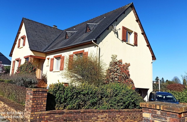 Charming village house in Fougerolles-du-Plessis