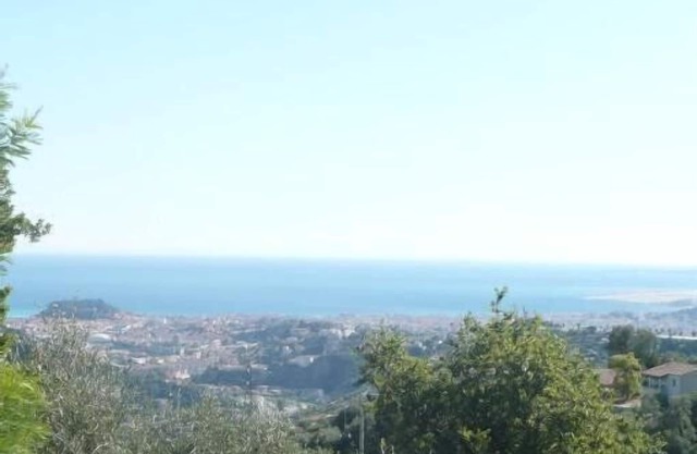Charming studio in villa Fairytale view day and night on the sea and the city of Nice
