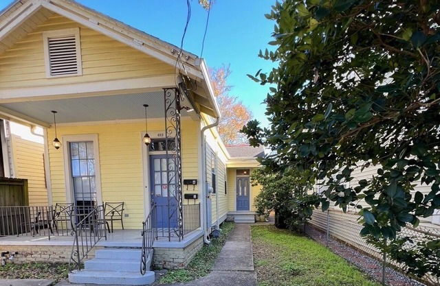 Charming Garden Apartment in the Heart of Uptown