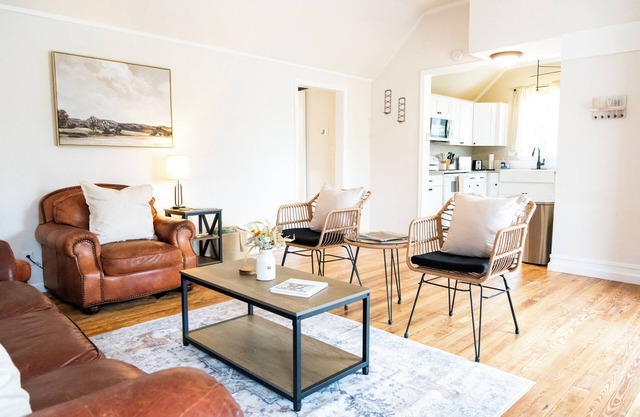 Charming Getaway in Comfort, TX - Relax, Recharge, Explore - Texas Wine Country