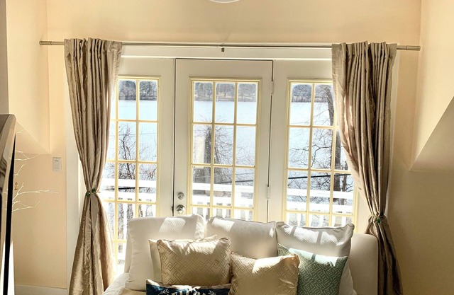 Charming Grand View/Lake Loft in Brewster with WiFi, AC
