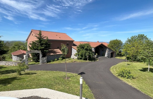 Charming guest house with gym and homemade meals