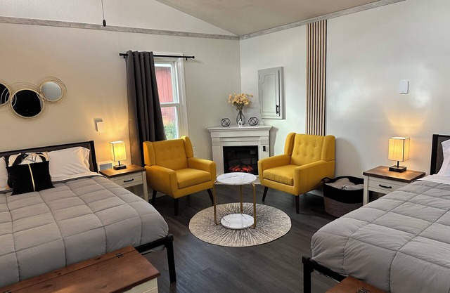 Charming guesthouse within minutes of downtown Fish Creek!
