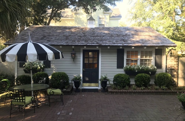 Charming Historic Guest House in the Heart of Town