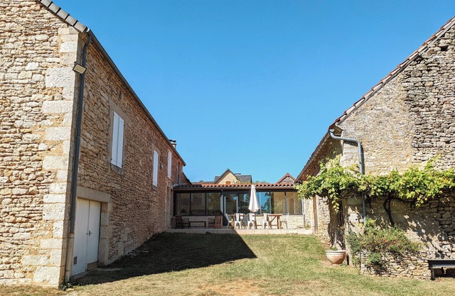 Charming house in the heart of Périgord Noir with swimming pool