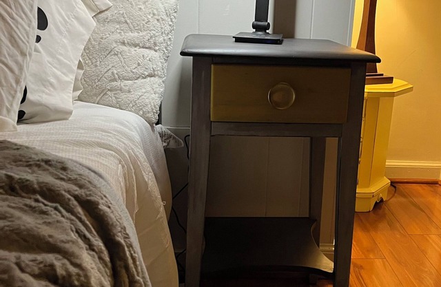 Charming house in welcoming Bethlehem with AC, WiFi, hot tub, cold plunge pod.