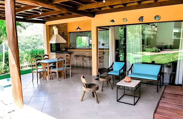 Charming house with sea view in Ilhabela