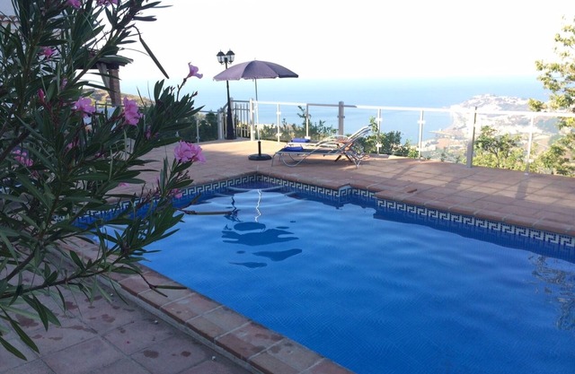 Charming house with unbeatable views of Almunecar