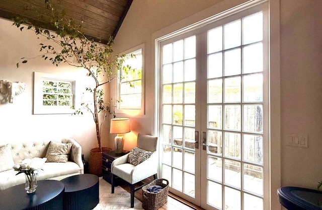 Charming Loft in tranquil Los Alamos with AC, WiFi