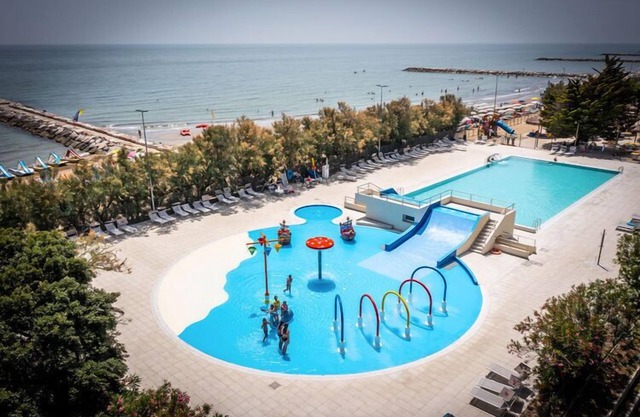 Charming mobile home in Caorle with whirlpool