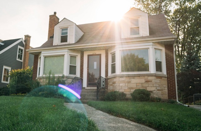 Charming ModernRetro Home!