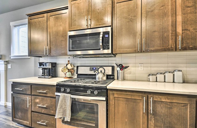 Charming Newberg Home: Walk to Dtwn, Wineries