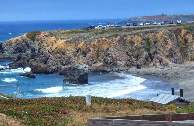 Charming Oceanfront Cottage at Schoolhouse Beach