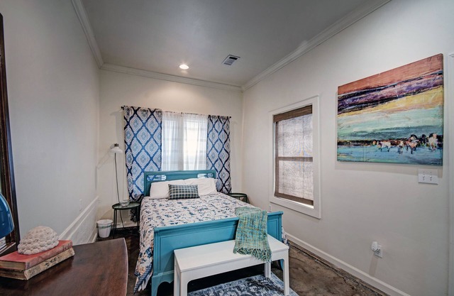 Charming One-Bedroom Unit in Historic Belhaven!