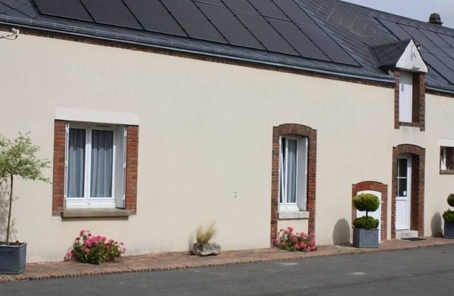 Charming Renovated Cottage with Garden, Terrace & Game Room Near Paris