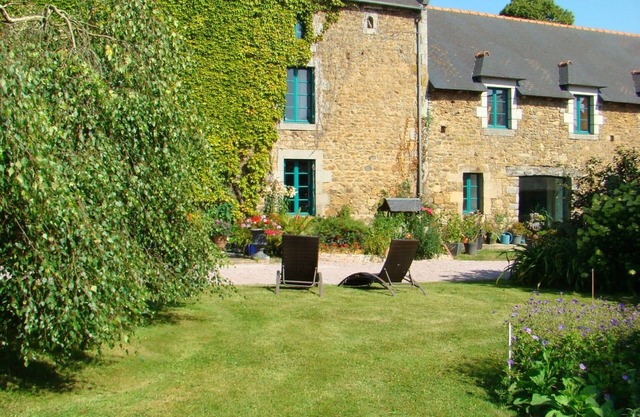 Charming residence with adjoining park and parking.