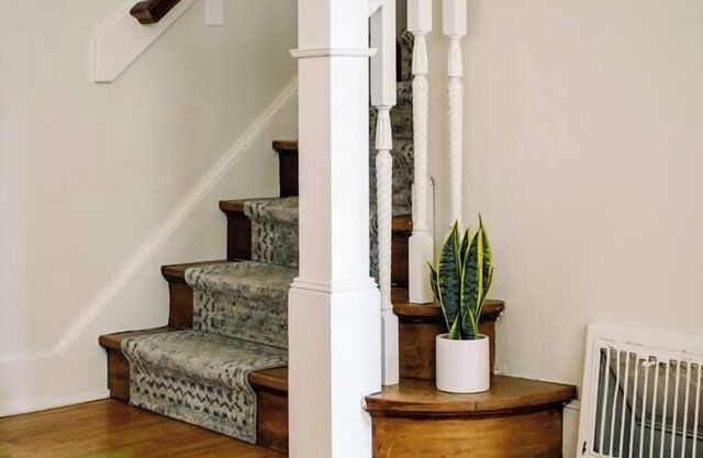 Charming & Roomy 3-Bed Waterbury Residence