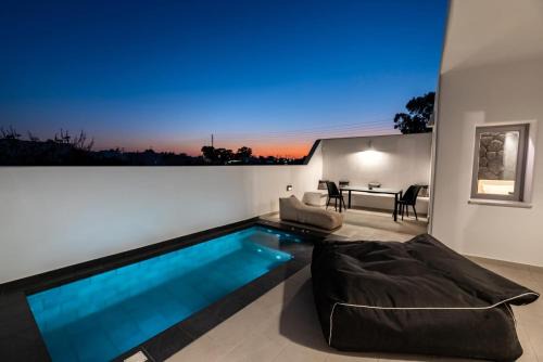 Charming Santorini Villa 2 Bedrooms Premium Villa Private Heated Pool & Refined Interior Perissa