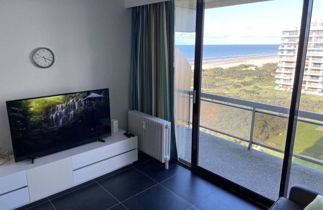 Charming sea-view studio with indoor pool