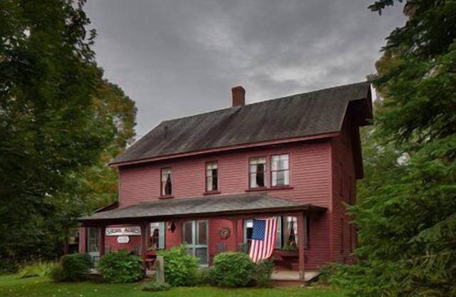 Charming Shore Acres Historic 4 Bedroom 227 Y.O. Family Retreat on Frenchman Bay