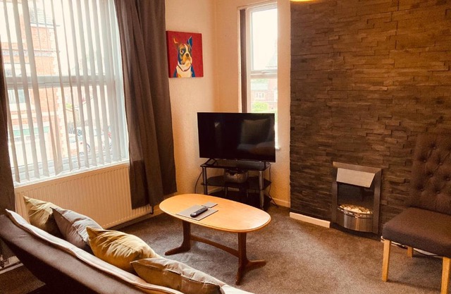 Charming Spacious Apartment, Kidderminster