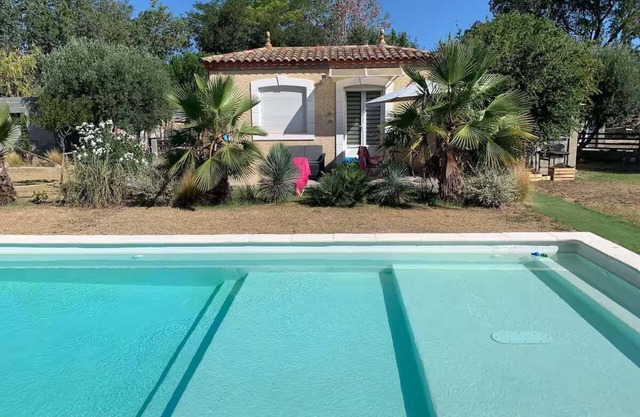 Charming studio with terrace and private parking