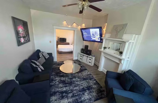 Charming townhome with WiFi and AC in lovely St. Louis