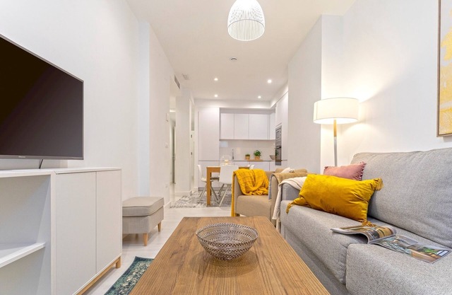 Charming two-bedroom apartment near Cathedral. Zacatin 103