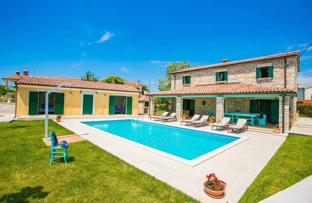 Charming Villa Luce Ribari