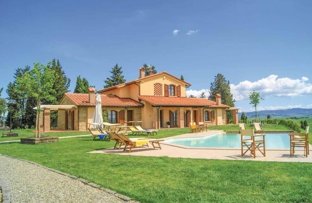 Charming Villa Set in Lush Greenery