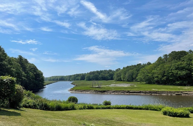 Charming waterfront Cottage, explore, relax and enjoy the Maine Coast